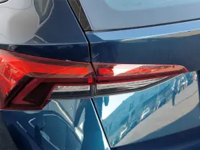 Škoda OCTAVIA COMBI AMBITION 2.0 TDI DSG thumbnail
