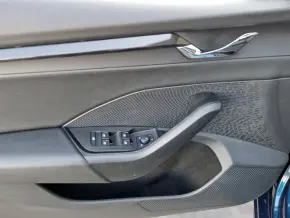 Škoda OCTAVIA COMBI AMBITION 2.0 TDI DSG thumbnail