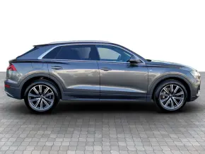 Q8 55 TFSI quattro thumbnail