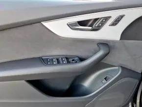 Q8 55 TFSI quattro thumbnail