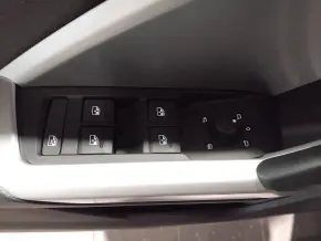 Audi Q3 35 TDI quattro thumbnail