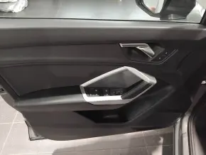 Audi Q3 35 TDI quattro thumbnail